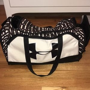 Medium Under Armour Duffle!